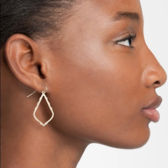 5⭐️KENDRA SCOTT Sophia Gold Drop Earrings - Picture 10 of 11